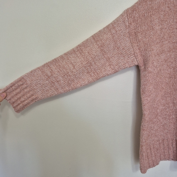 Bluetime Women’s Dusty Pink V-Neck Knit Sweater – Size S - Picture 3 of 6